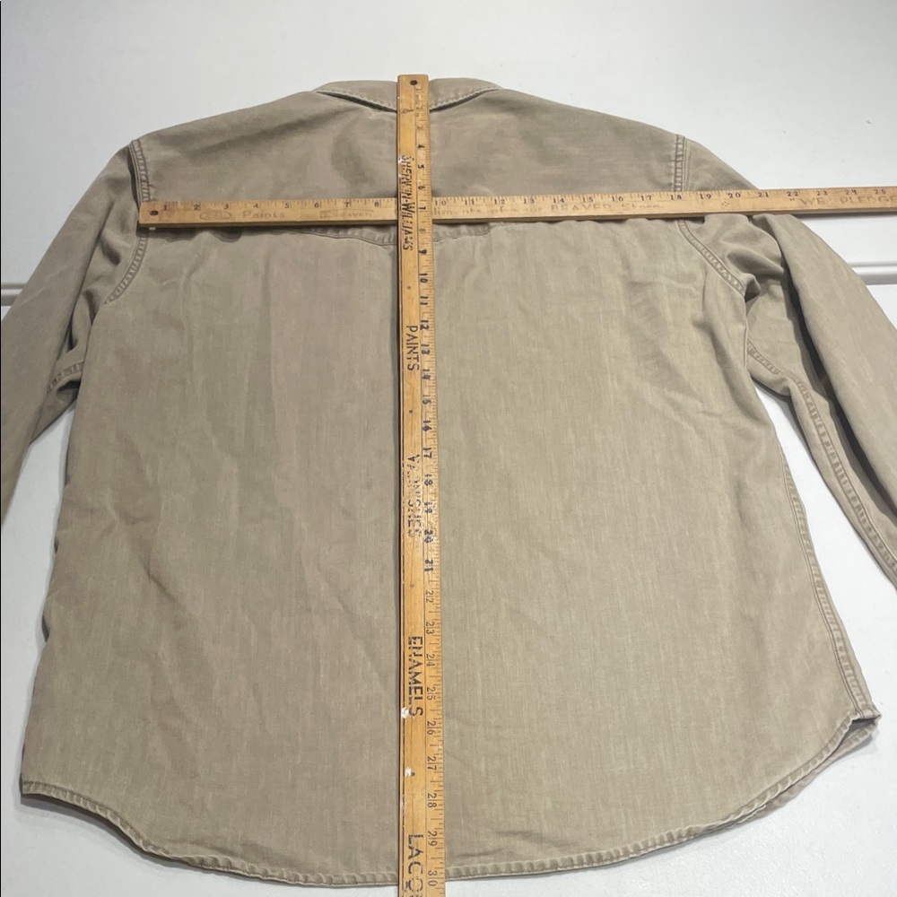 Levi's relaxed Western size medium Beige Button-Up Shirt - Picture 13 of 13